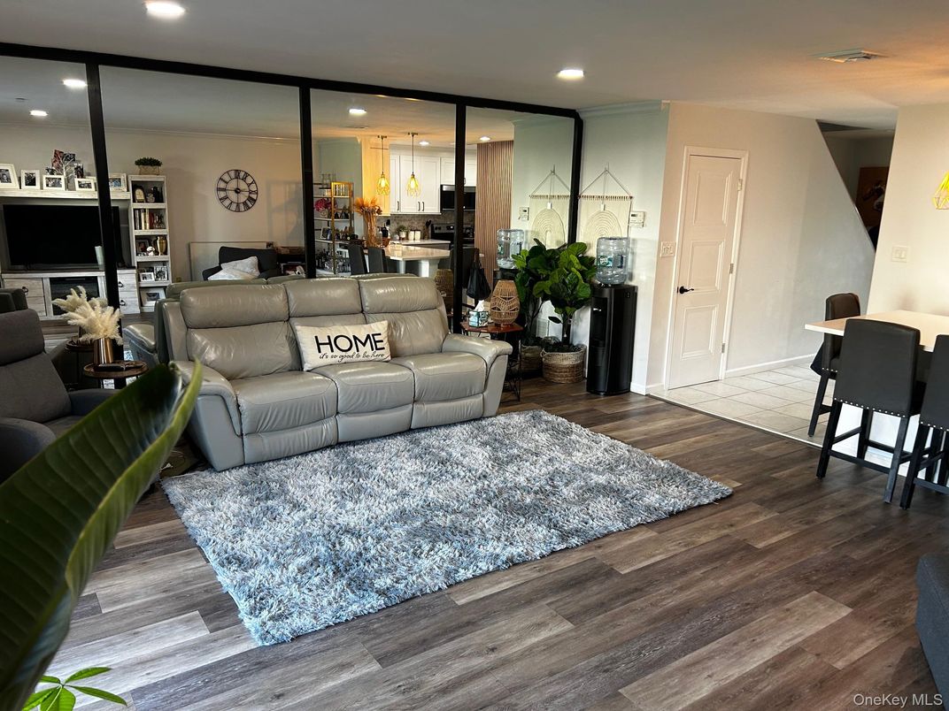Interior, Kitchen, Living room, Recessed Lighting, Wood Texture Flooring