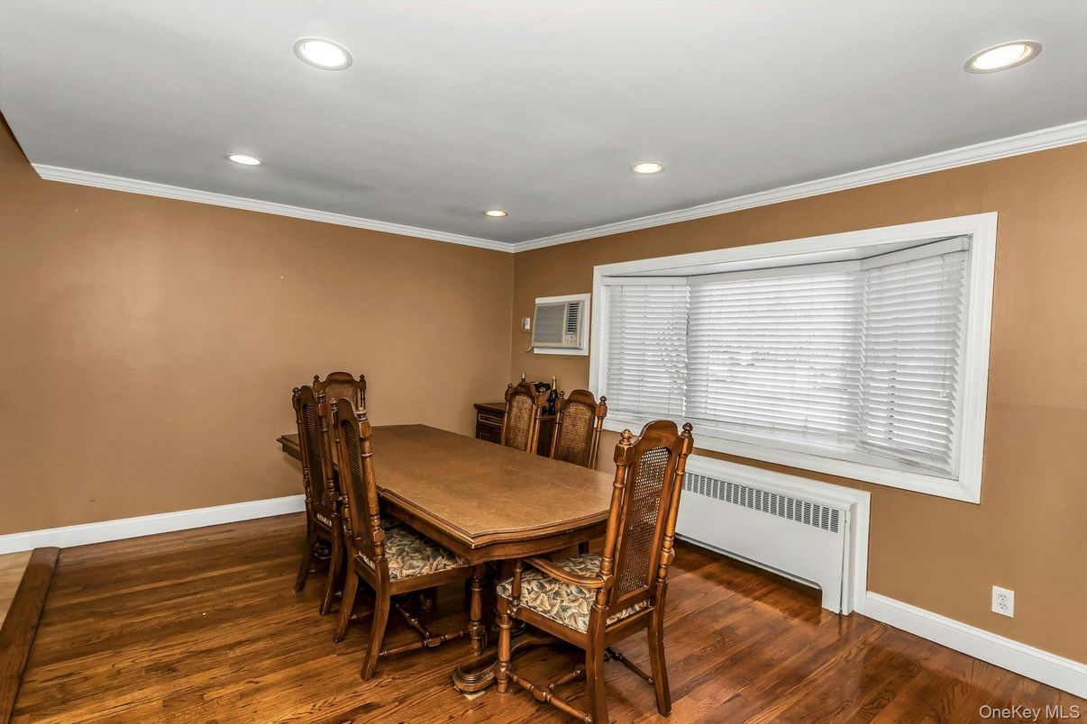 Dining room, Interior, Recessed Lighting, Wood Texture Flooring