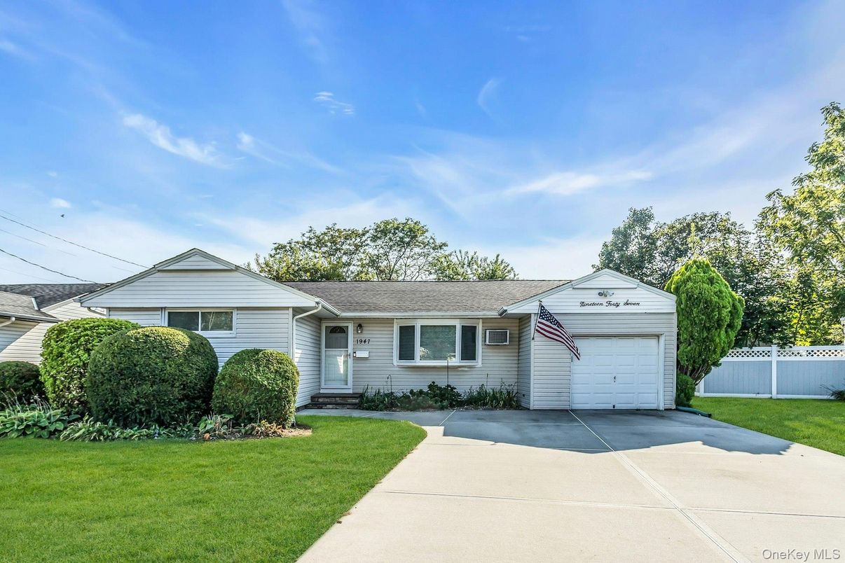 Attached, Backyard, Exterior, Facade, Ranch