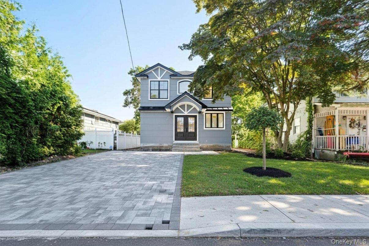 Exterior, Facade, Cape Cod