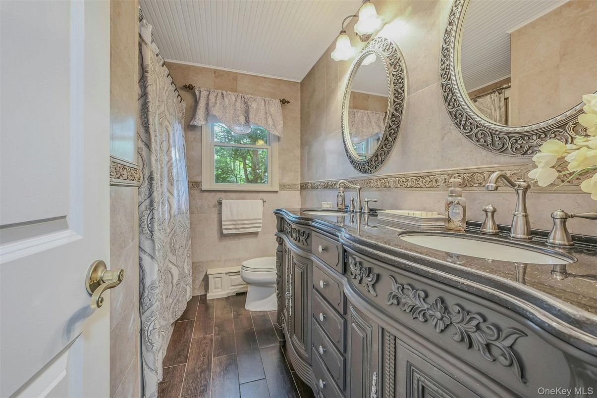 Bathroom, Dual Sink Vanities, Interior, Wood Texture Flooring