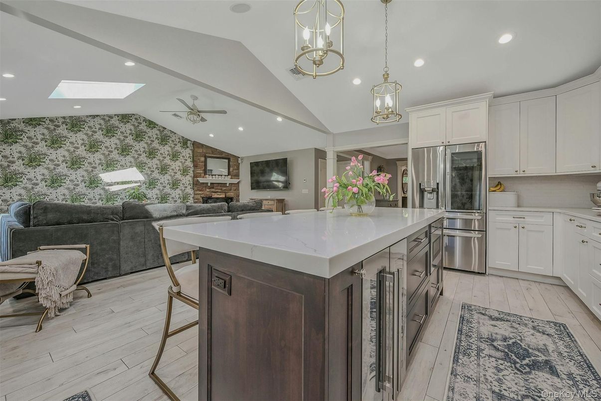 Interior, Kitchen, Living room, Pendant Lights, Recessed Lighting, Stainless Steel Appliances, Wood Texture Flooring