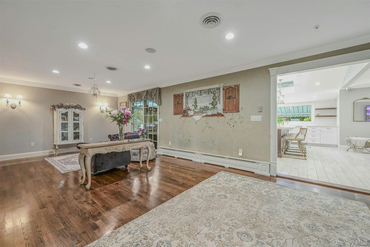 Interior, Recessed Lighting, Wood Texture Flooring