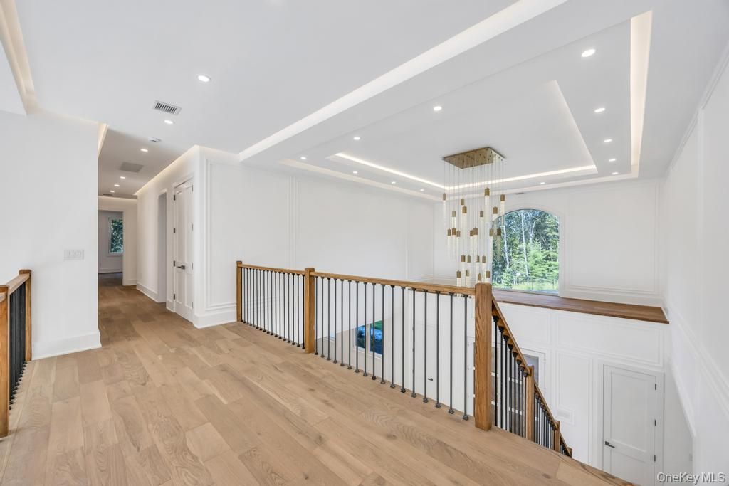 Interior, Pendant Lights, Recessed Lighting, Wood Texture Flooring
