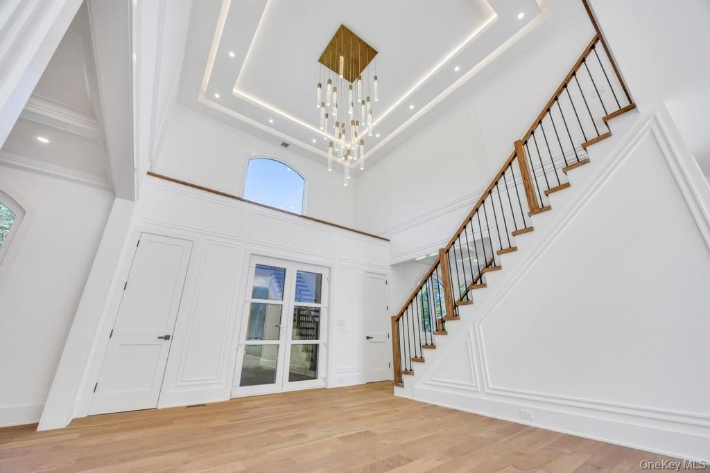Interior, Pendant Lights, Recessed Lighting, Wood Texture Flooring