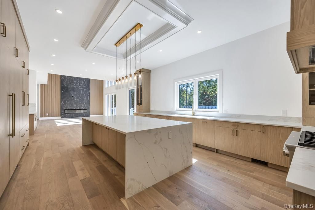 Fireplace, Interior, Kitchen, Pendant Lights, Recessed Lighting, Wood Texture Flooring