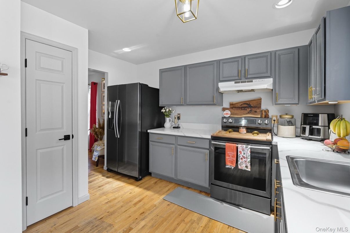 Interior, Kitchen, Recessed Lighting, Wood Texture Flooring