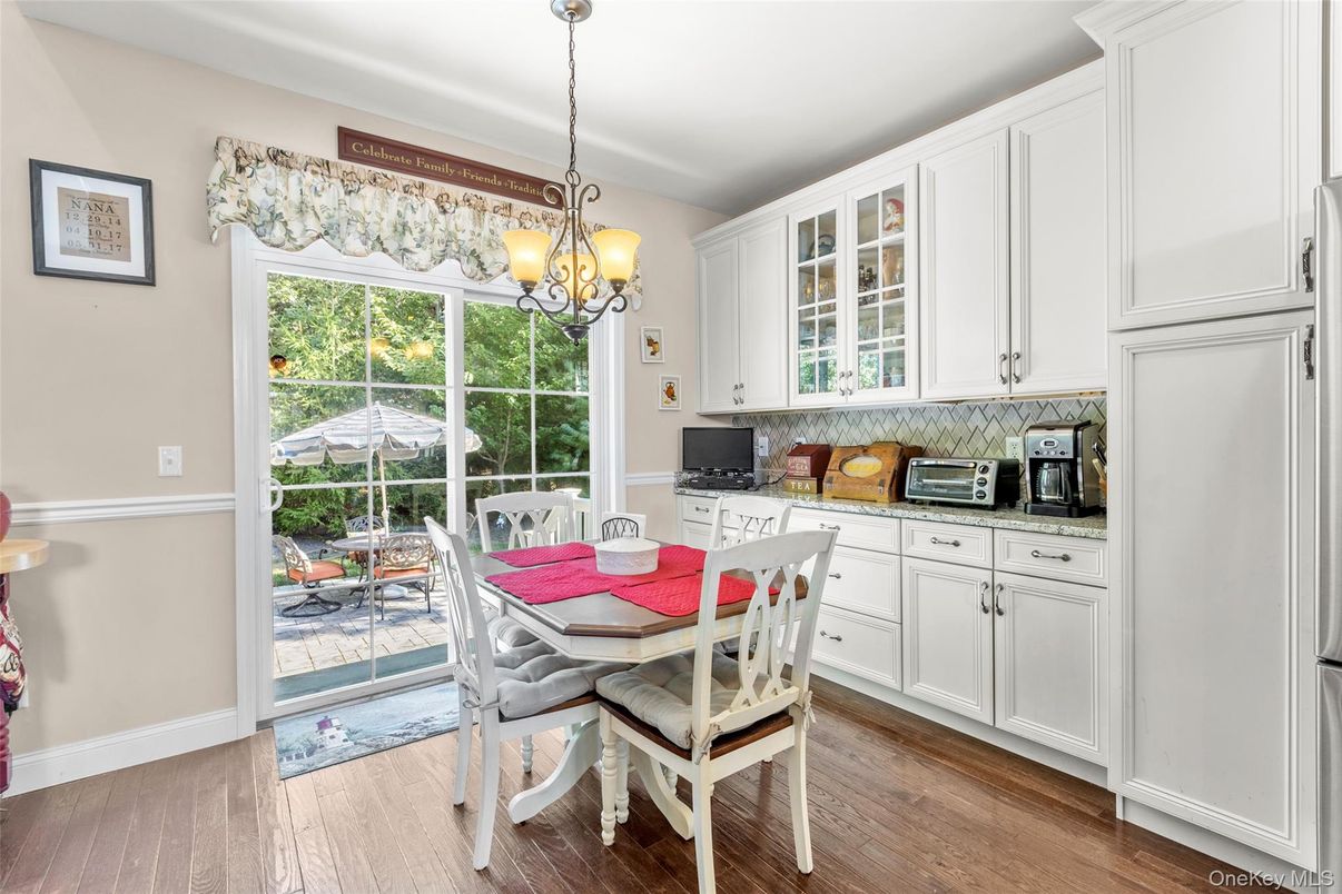 Dining room, Interior, Kitchen, Pendant Lights, Wood Texture Flooring