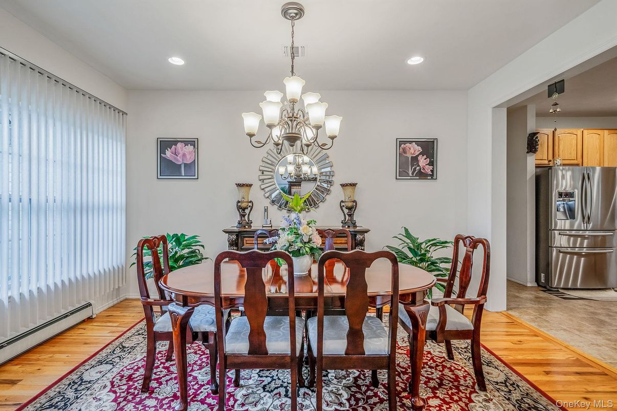 Chandelier, Dining room, Interior, Recessed Lighting, Wood Texture Flooring