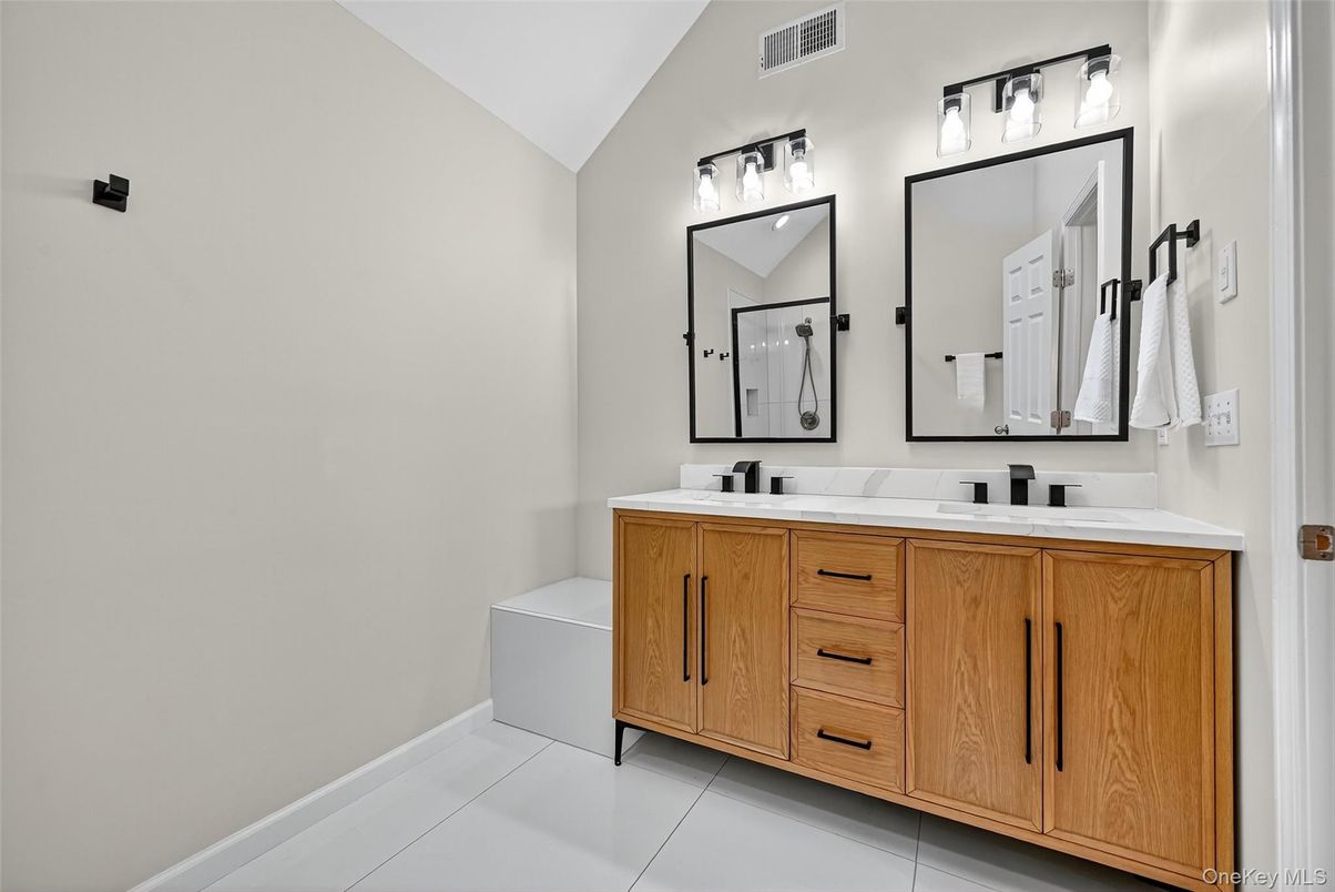 Bathroom, Dual Sink Vanities, Interior