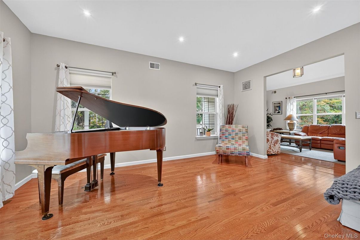 Interior, Living room, Piano, Recessed Lighting, Wood Texture Flooring
