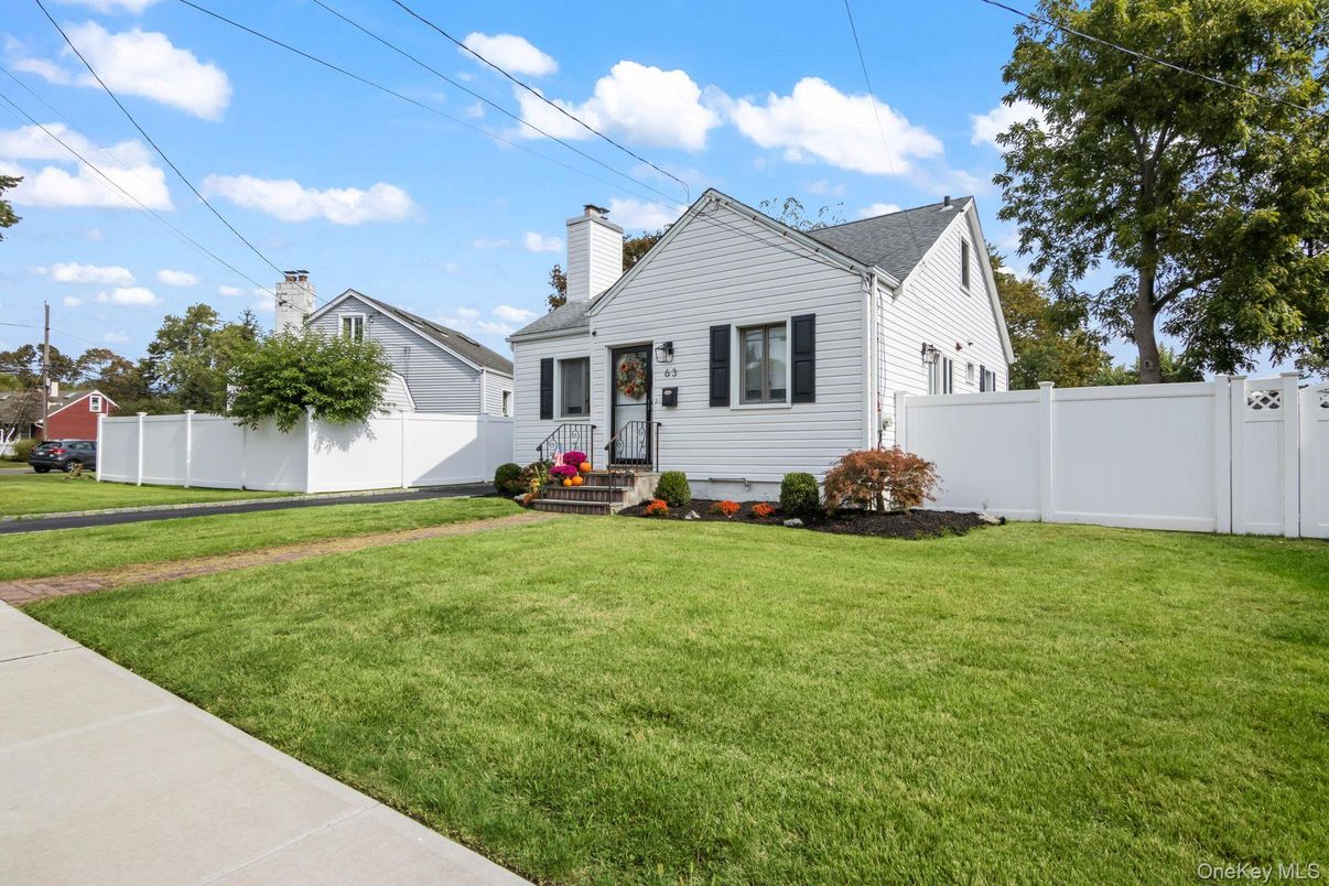 Backyard, Exterior, Facade, Cape Cod