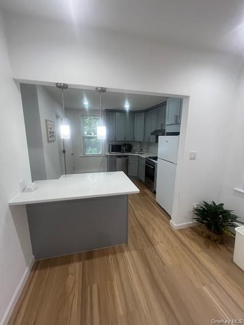 Interior, Kitchen, Pendant Lights, Wood Texture Flooring