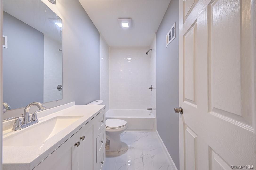 Bathroom, Interior, Marble, Recessed Lighting