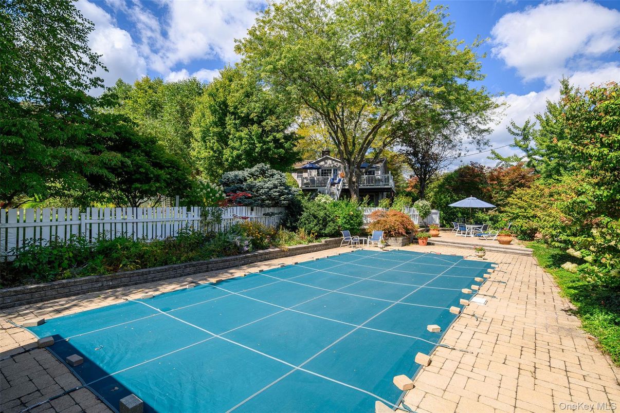 Exterior, Tennis Courts