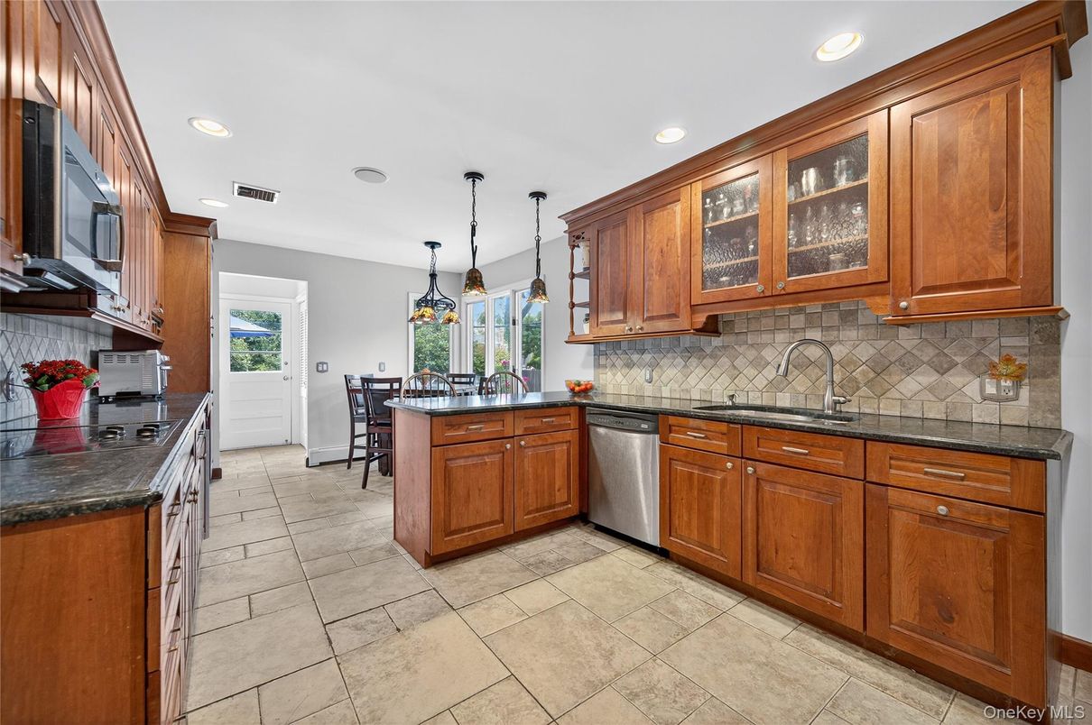 Dining room, Interior, Kitchen, Pendant Lights, Recessed Lighting