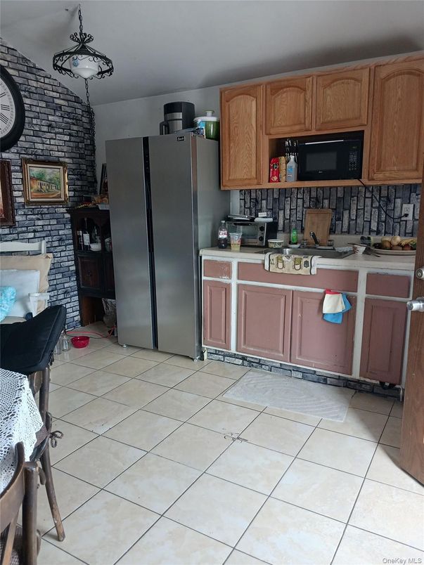 Interior, Kitchen, Pendant Lights, Stone Walls