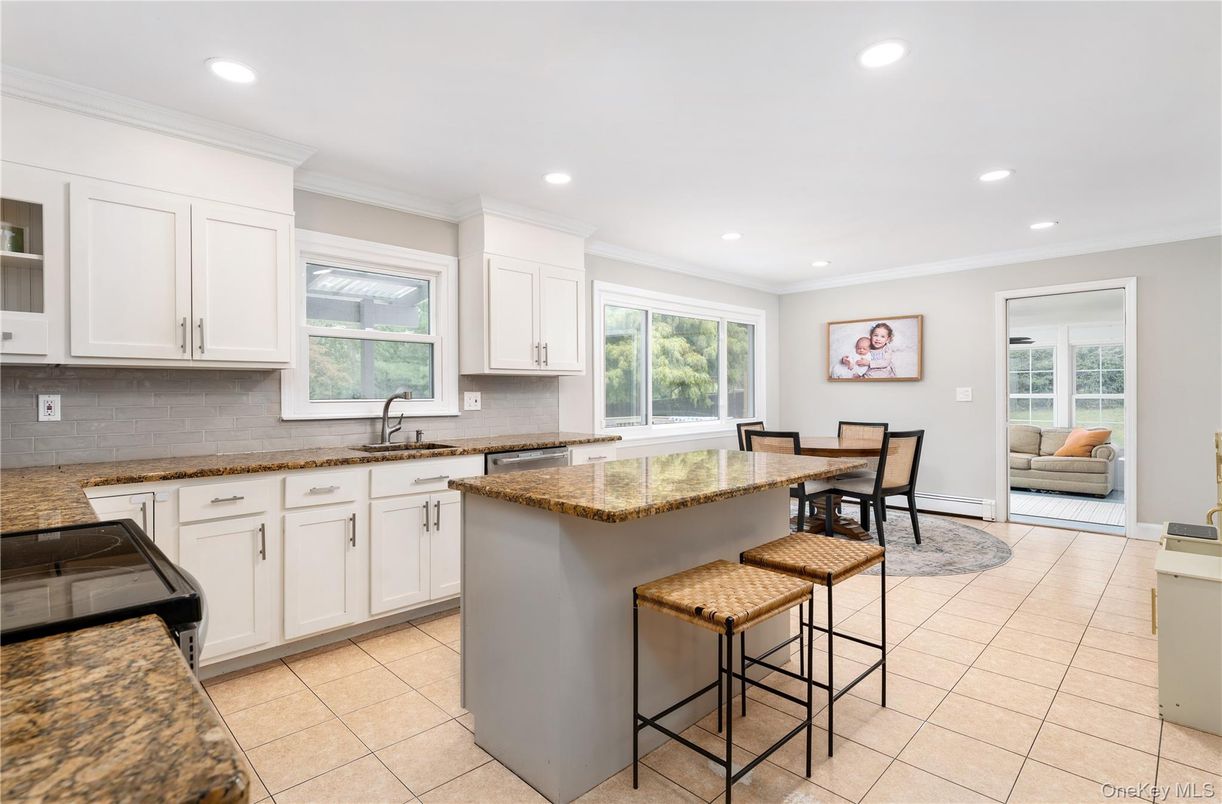 Dining room, Interior, Kitchen, Recessed Lighting