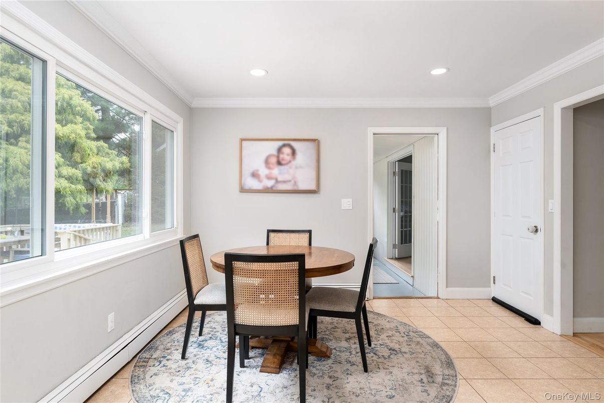 Dining room, Interior, Recessed Lighting