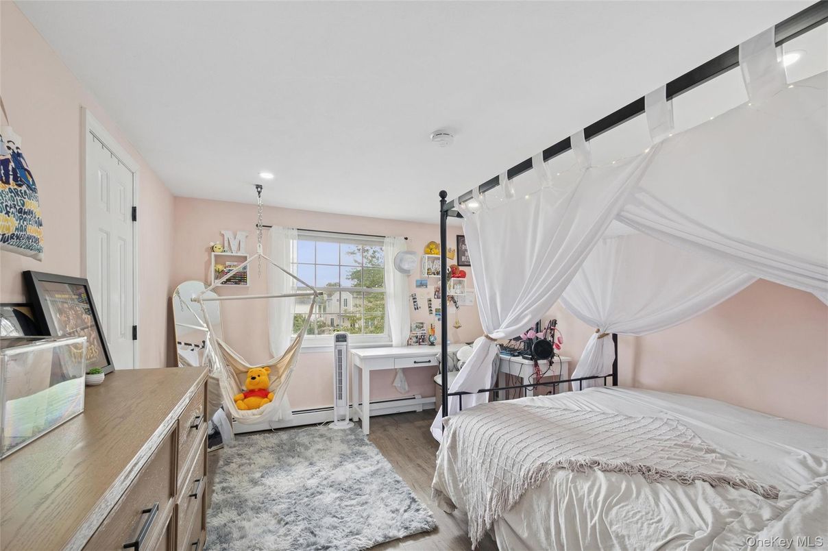 Bedroom, Interior, Pendant Lights, Recessed Lighting, Wood Texture Flooring