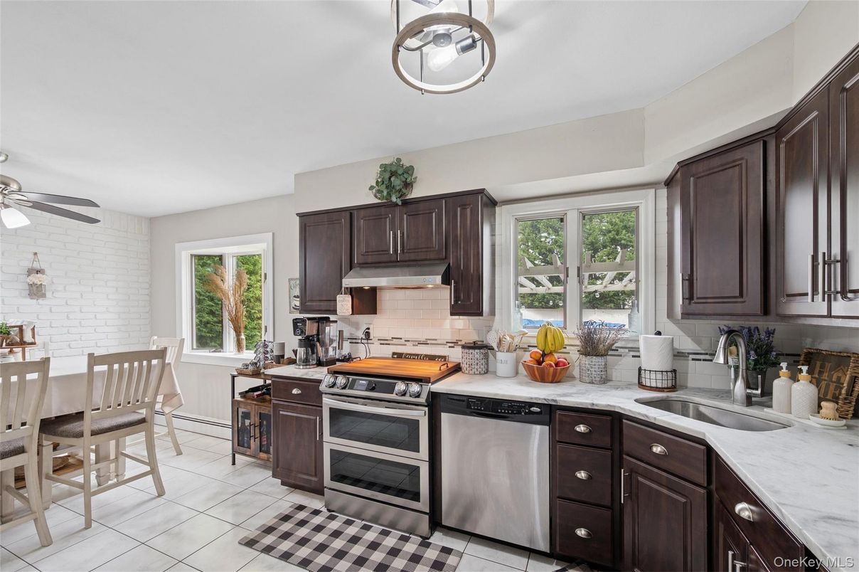Dining room, Interior, Kitchen, Stainless Steel Appliances, Stone Walls