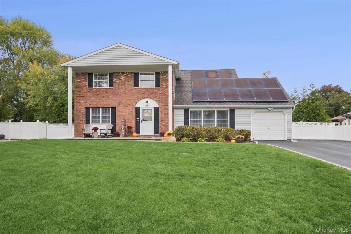 Attached, Exterior, Facade, Brick Facade, Solar Panels, Georgian