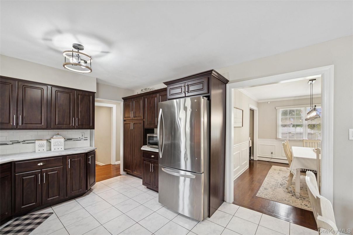 Dining room, Interior, Kitchen, Pendant Lights, Wood Texture Flooring