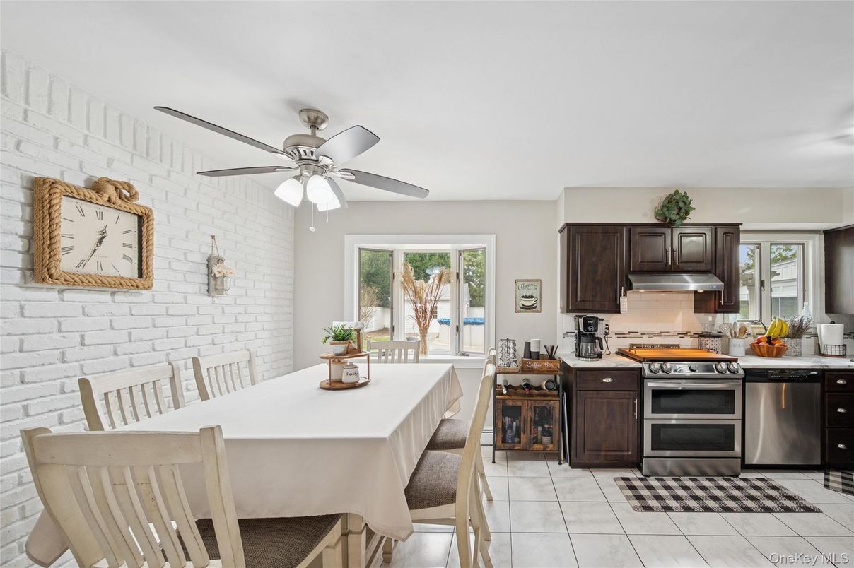 Dining room, Interior, Kitchen, Stainless Steel Appliances, Stone Walls