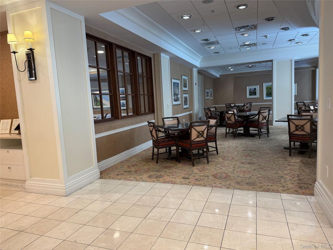 Dining room, Interior, Living room, Recessed Lighting
