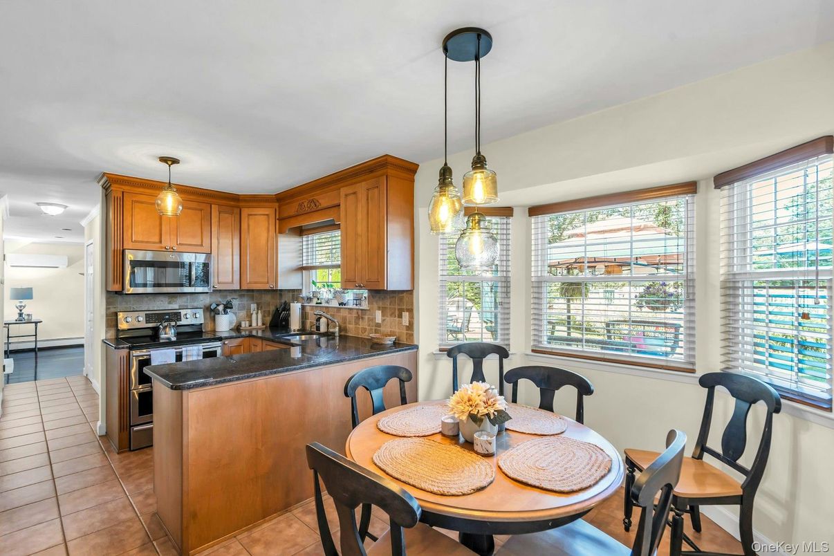 Dining room, Interior, Kitchen, Pendant Lights