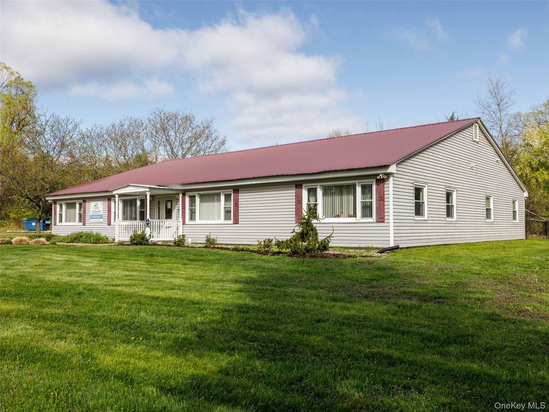 Backyard, Exterior, Facade, Ranch