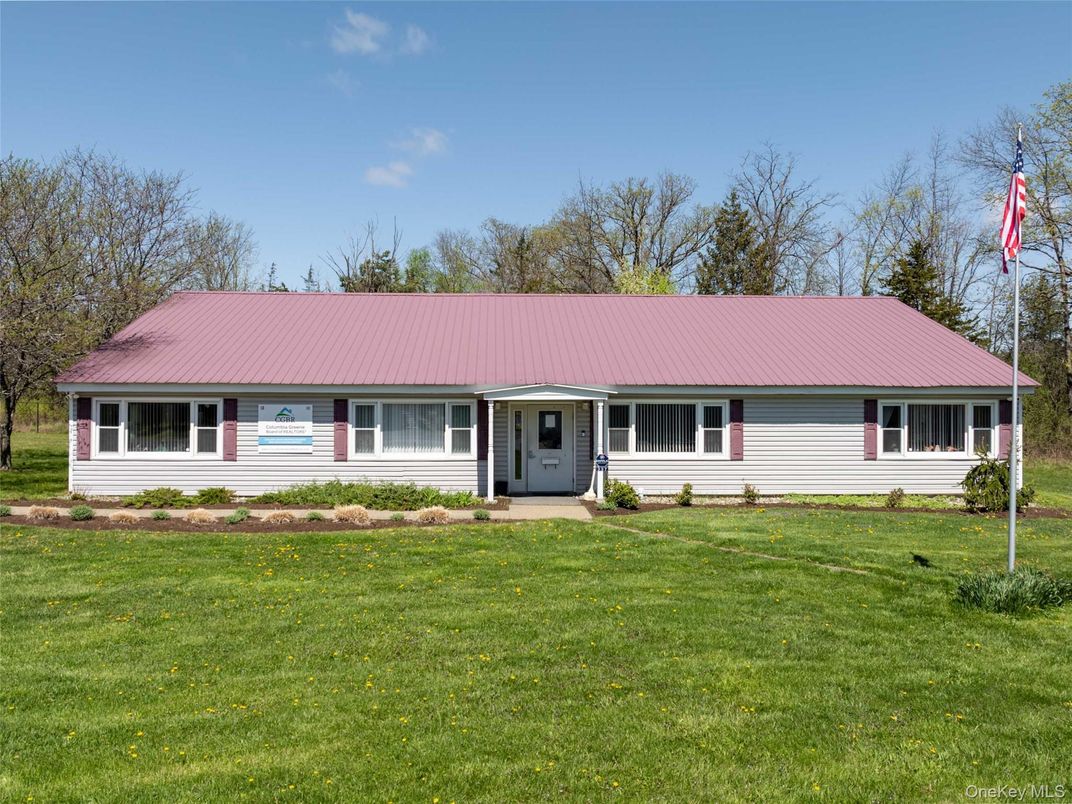 Backyard, Exterior, Facade, Cape Cod