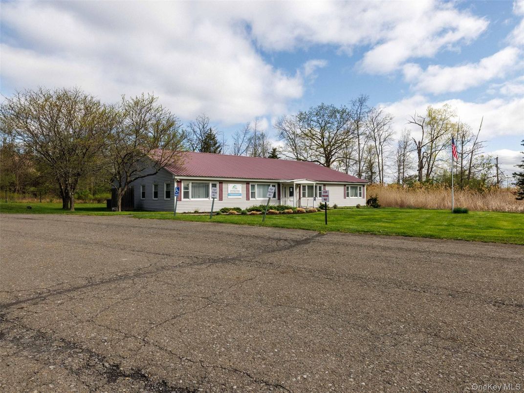 Backyard, Exterior, Facade, Ranch