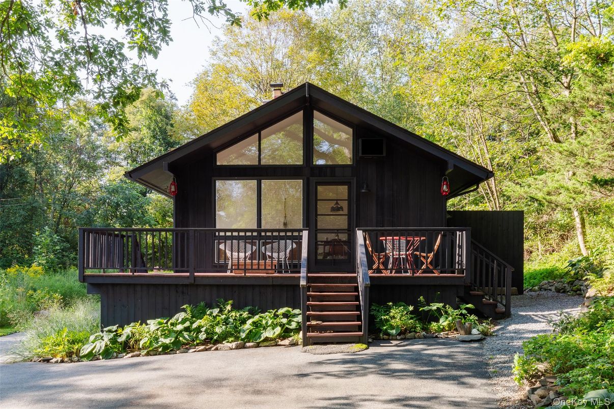 Exterior, Facade, A Frame