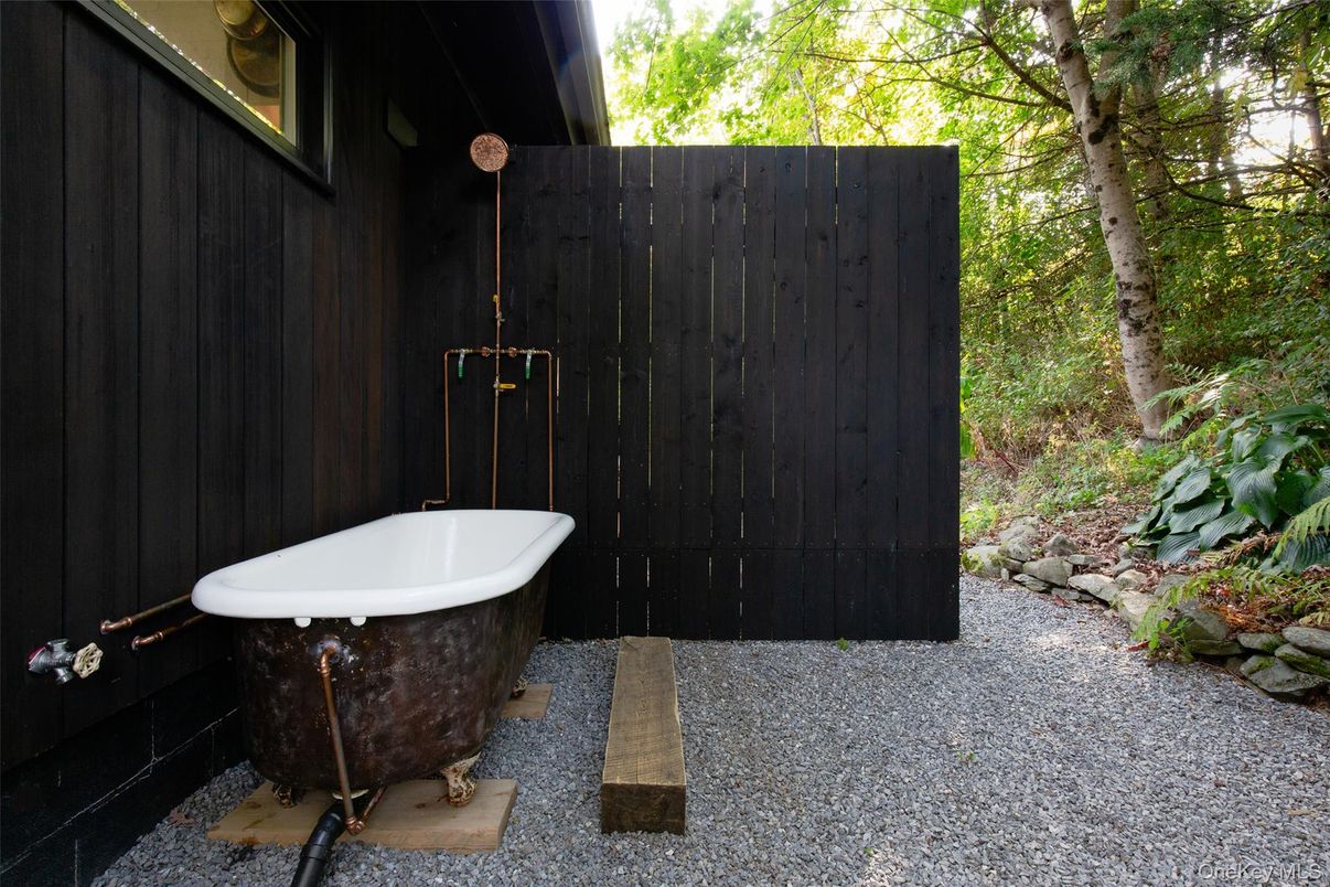 Bathroom, Exterior, Free Standing Baths