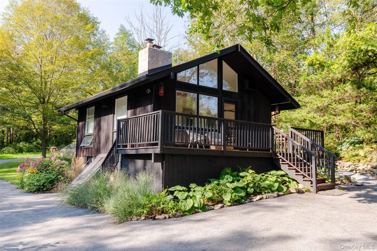 Exterior, Facade, A Frame