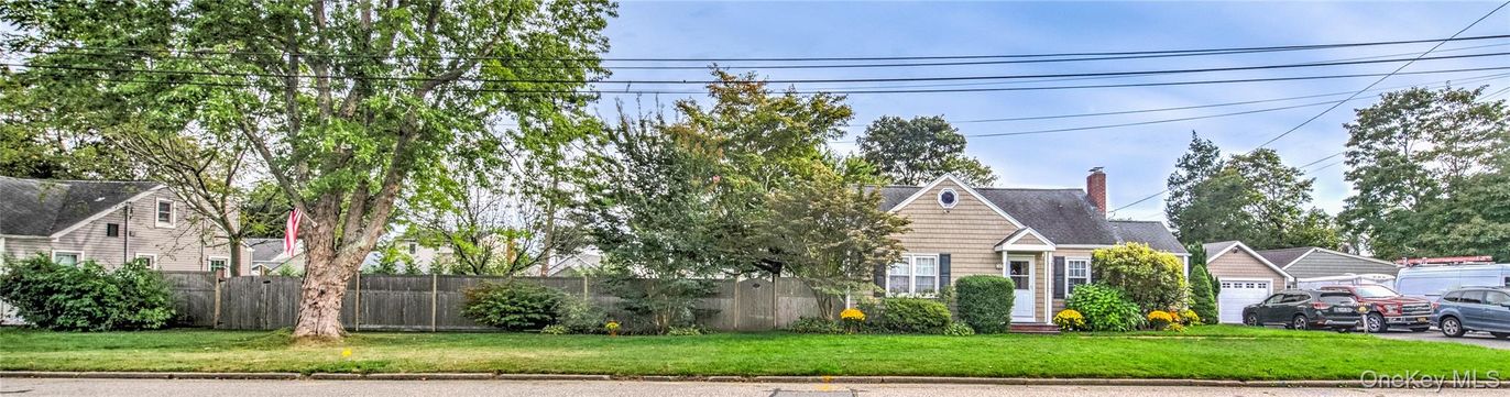 Exterior, Facade, Cape Cod
