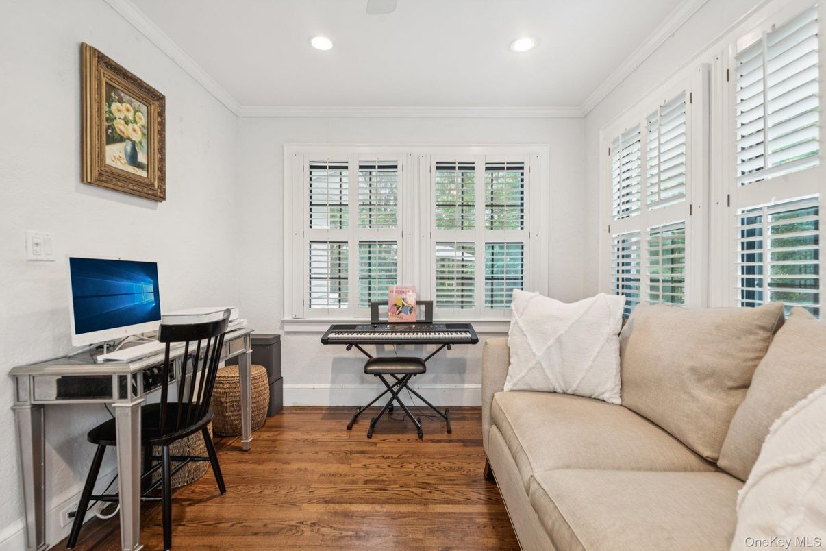 Home Office, Interior, Recessed Lighting, Wood Texture Flooring