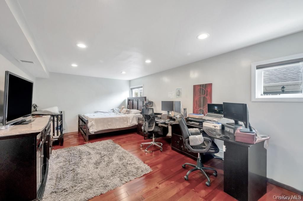 Bedroom, Home Office, Interior, Recessed Lighting, Wood Texture Flooring