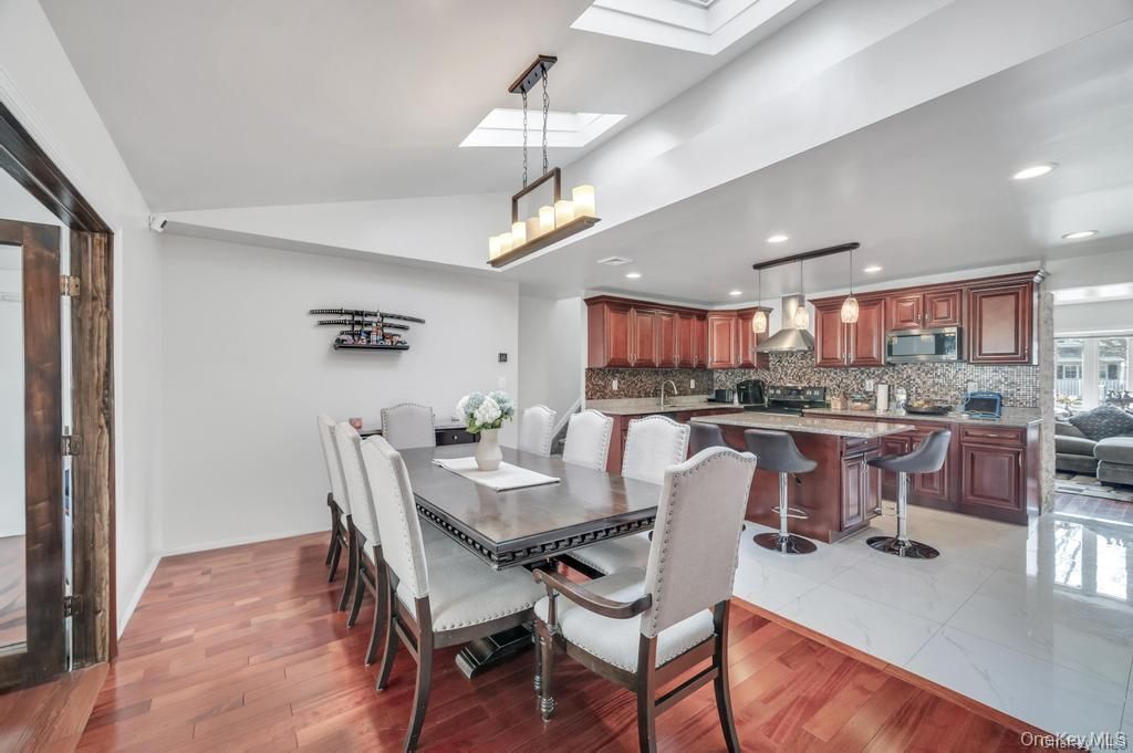 Chandelier, Dining room, Interior, Kitchen, Marble, Pendant Lights, Recessed Lighting, Wood Texture Flooring
