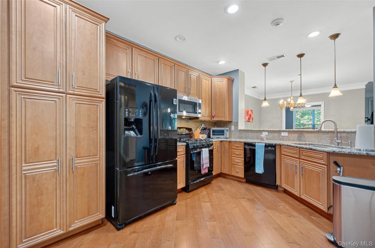 Interior, Kitchen, Pendant Lights, Recessed Lighting, Wood Texture Flooring