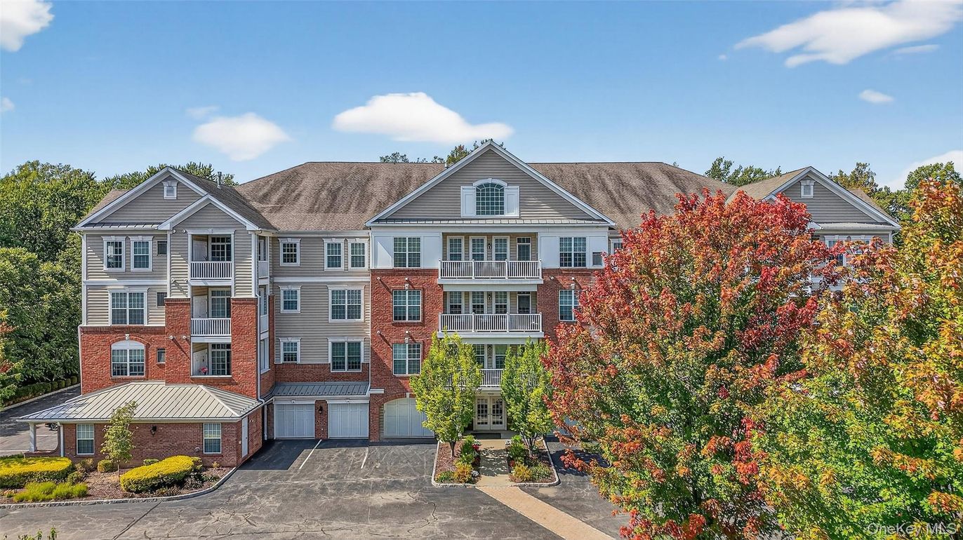 Exterior, Facade, Brick Facade, Georgian