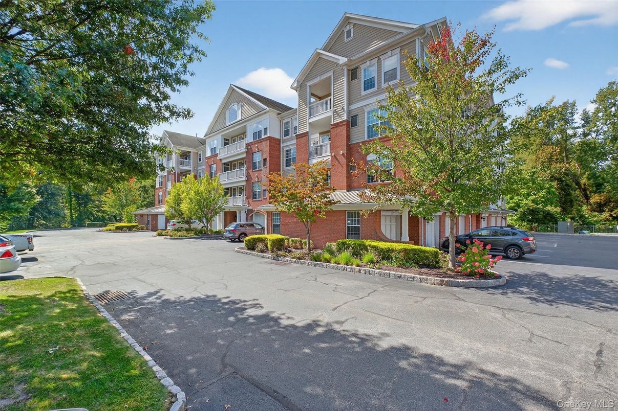 Exterior, Facade, Brick Facade, Queen Anne Victorian