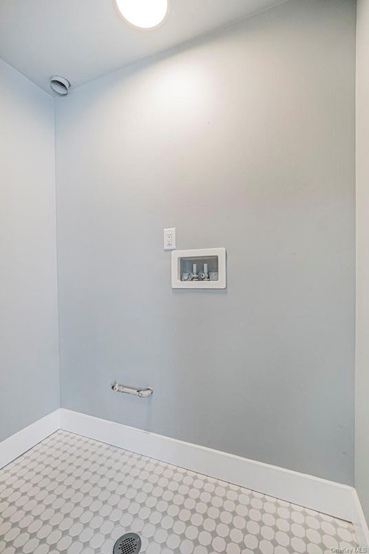 Bathroom, Empty room, Interior, Recessed Lighting