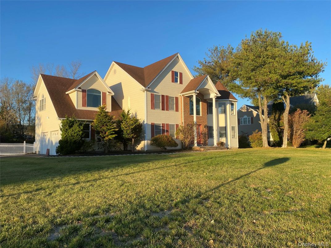 Backyard, Exterior, Facade, Brick Facade, Farmhouse