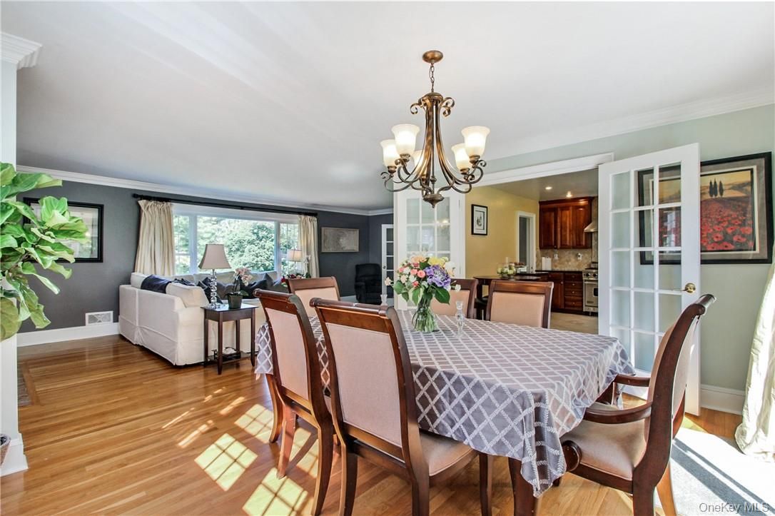 Chandelier, Dining room, Interior, Living room, Recessed Lighting, Wood Texture Flooring