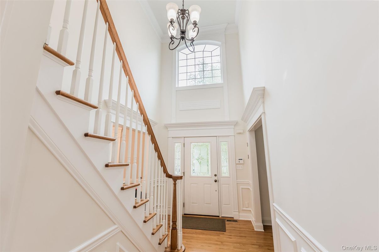 Chandelier, Interior, Wood Texture Flooring