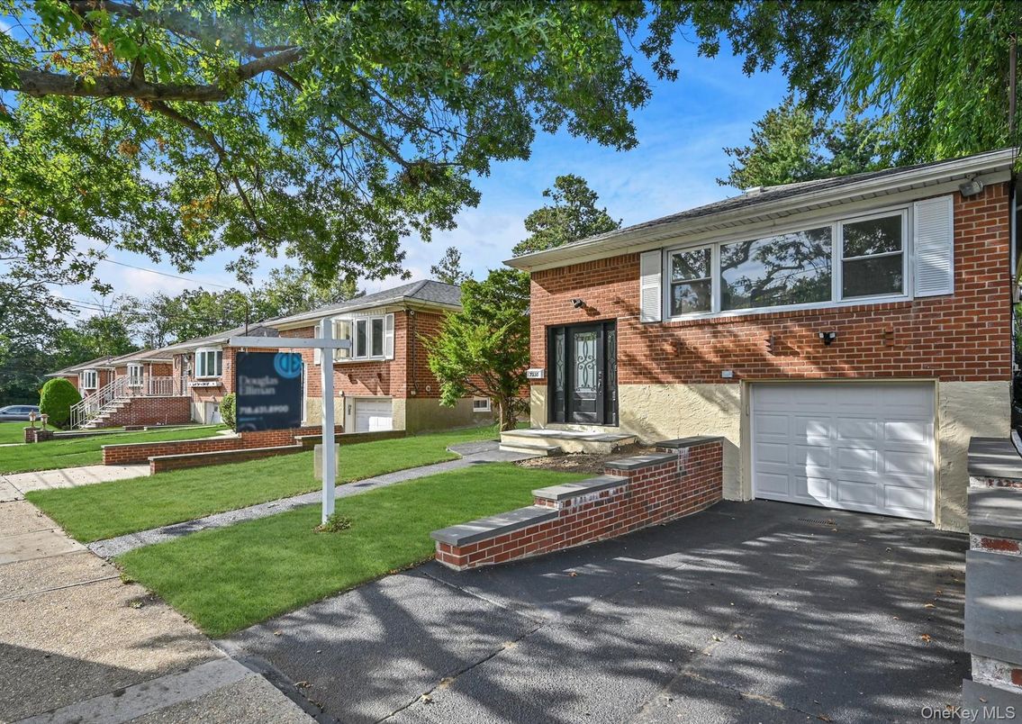 Attached, Exterior, Facade, Brick Facade, Raised Ranch