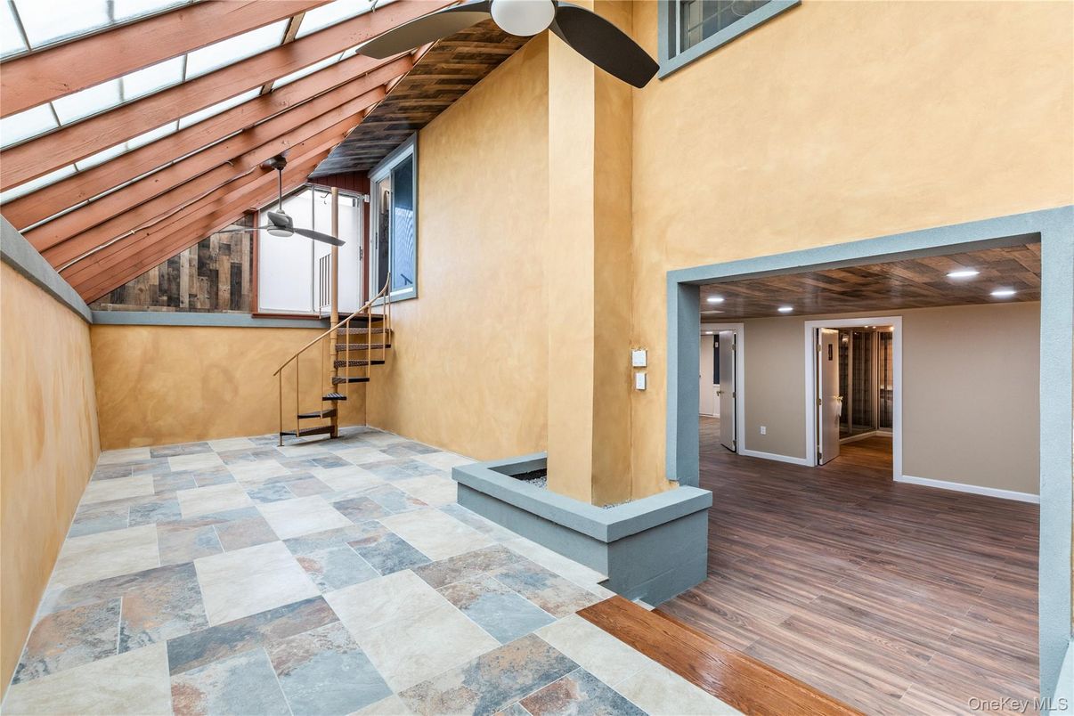 Interior, Recessed Lighting, Wood Texture Flooring