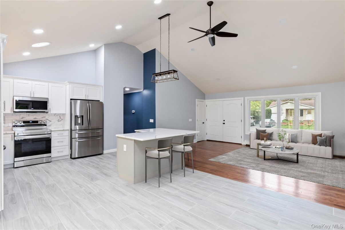 Interior, Kitchen, Living room, Pendant Lights, Recessed Lighting, Stainless Steel Appliances, Wood Texture Flooring